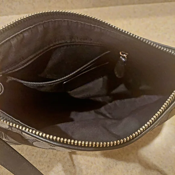 Coach Black Signature Shoulder Bag - Picture 4 of 7